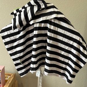 Nursing cover with bag